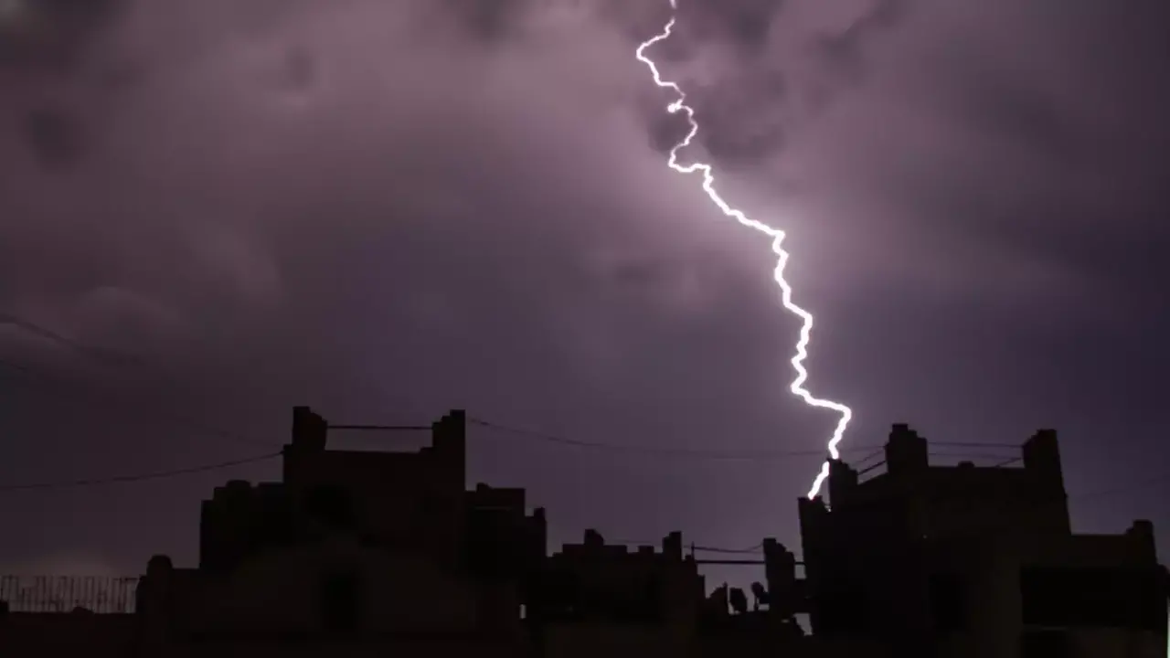 عاصفة ثلجية تاريخية في السعودية تسبب انخفاض الحرارة إلى 7 درجات خلال 6 أيام